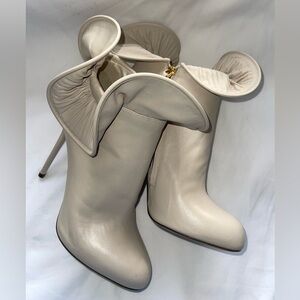 SOLD SOLD SOLD 
Brand New Sergio Rossi off-white ankle bootie high-heel pumps 38